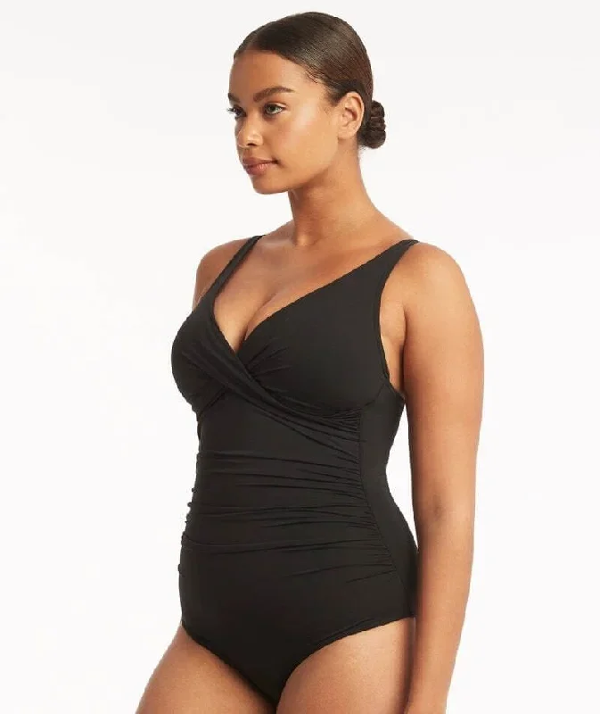 sea-level-essentials-cross-front-b-dd-cup-one-piece-swimsuit-black-1