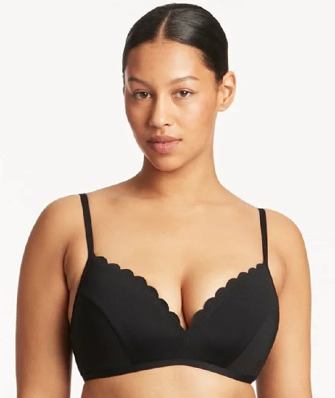 Sea Level Scallop D-DD Moulded Cup Bralette - Black